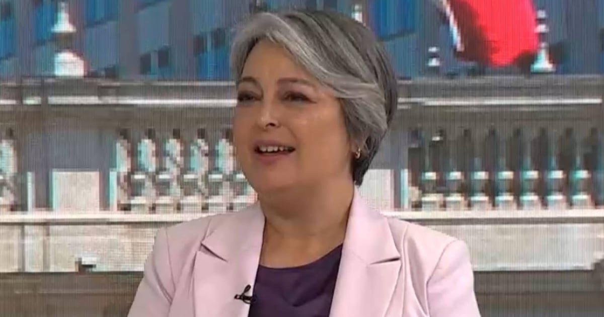 Jara reitera que de asumir la presidencia respetará acuerdo Codelco-SQM, pero advierte que “sino voy a buscar otro camino” Jara reitera que de asumir la presidencia respetará acuerdo Codelco-SQM, pero advierte que “sino voy a buscar otro camino”