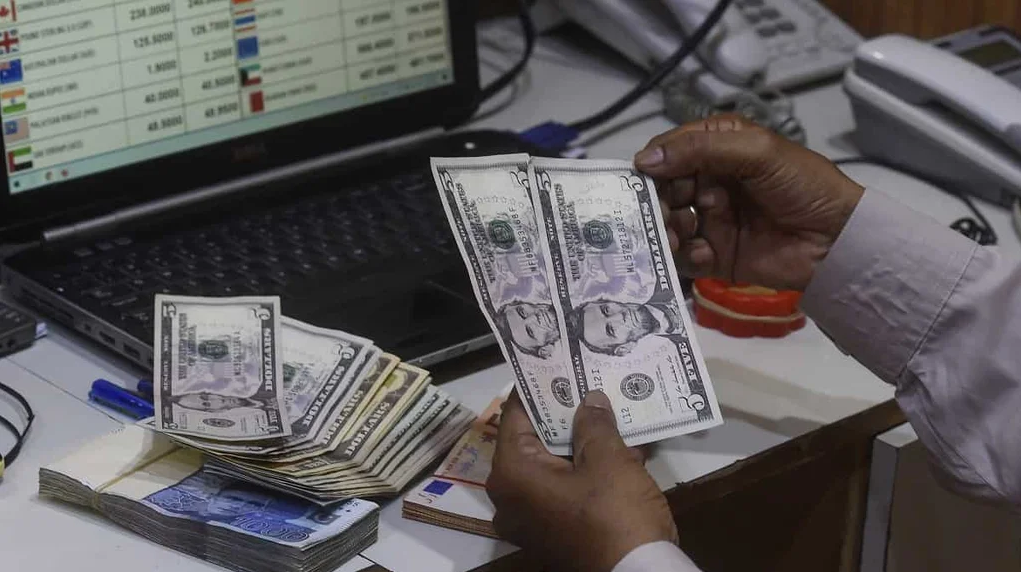 Van 20 detenidos por el caso “Monitor Dólar”